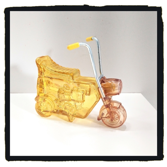 Vintage (circa 1975) Avon ☠️ Mini Bike ☠️ Glass Decanter (empty) - 6" L x 5" T - Picture 2 of 5